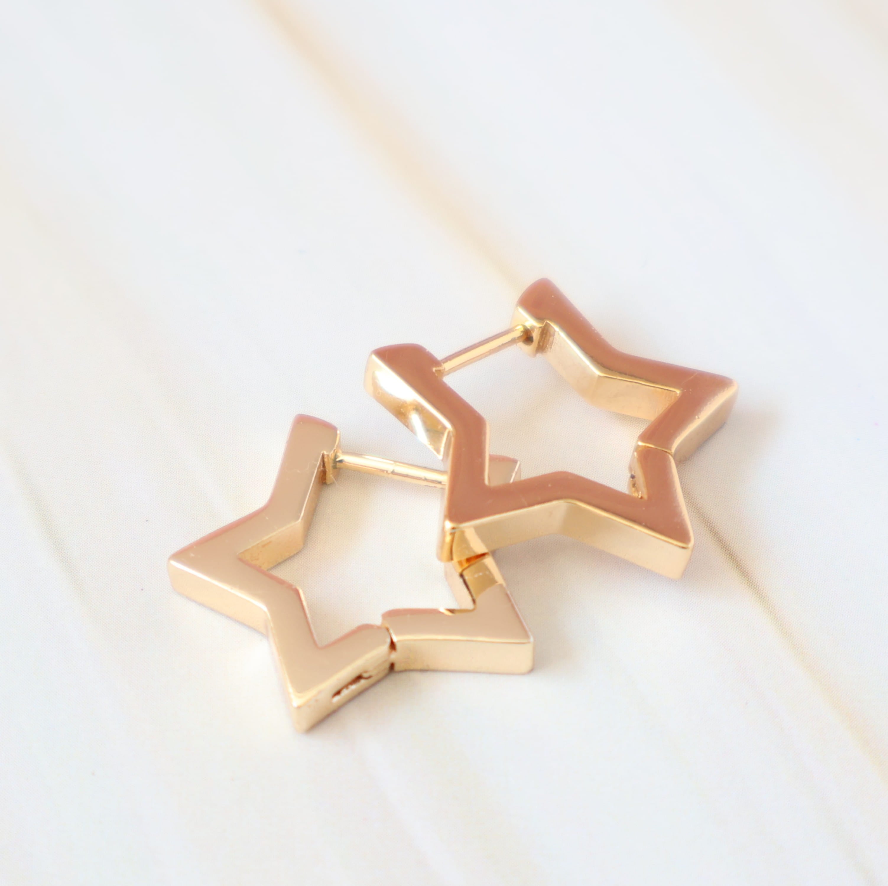 gold issy star hoop earrings 