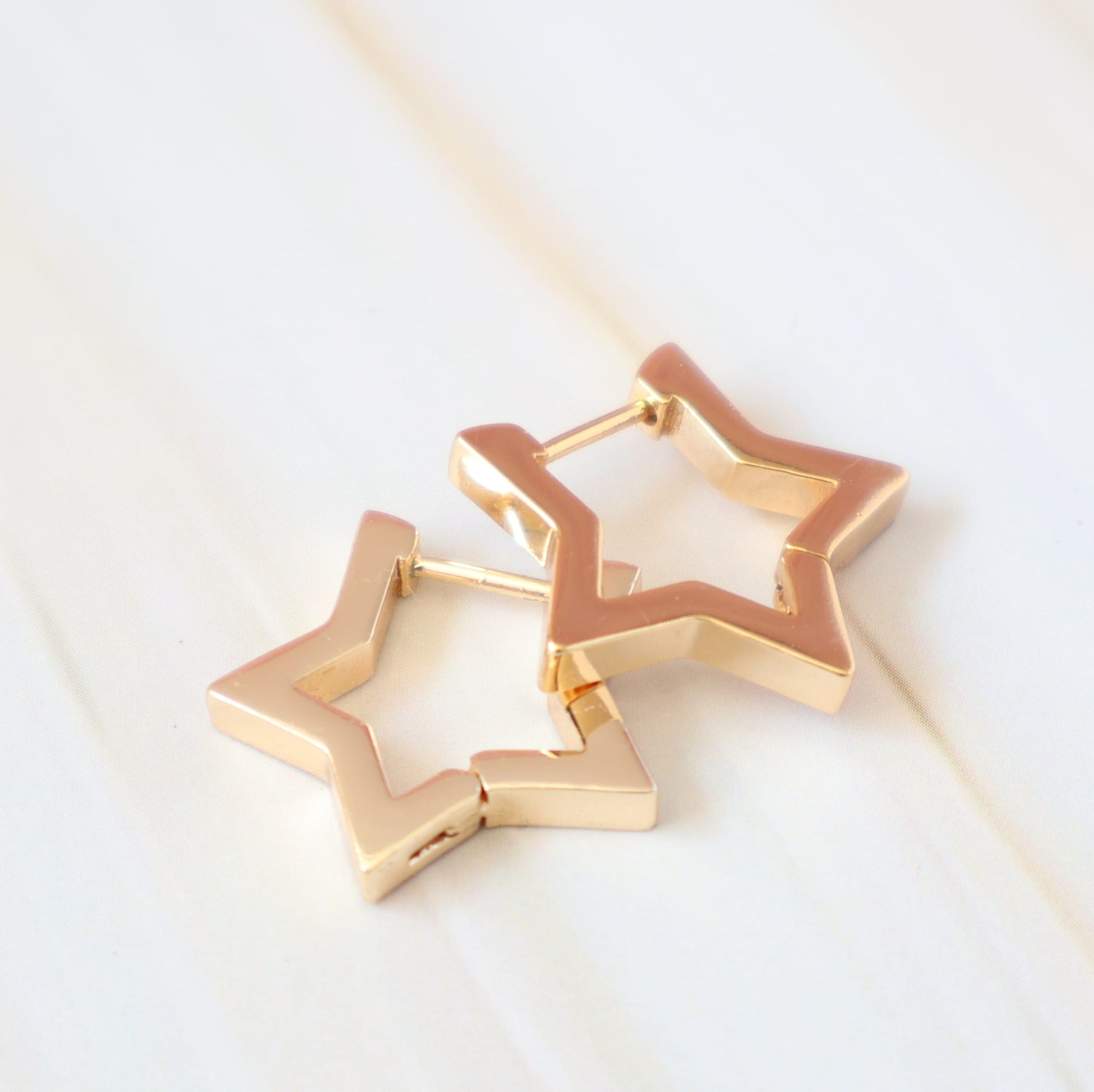 gold issy star hoop earrings 