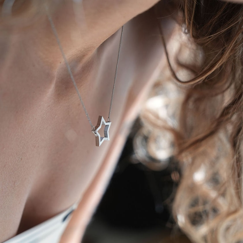 silver star pendant necklace 